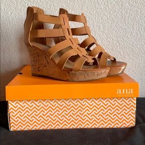 Ana Massey Tan 7.5 Medium